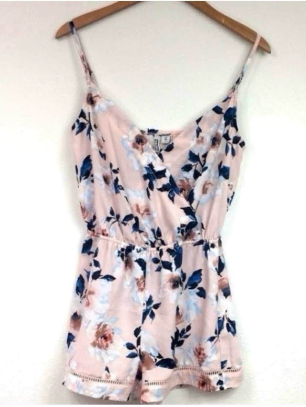 Gypsies & Moondust Juniors Pink Floral Wrap Shorts Romper Size Small Boho Hippie